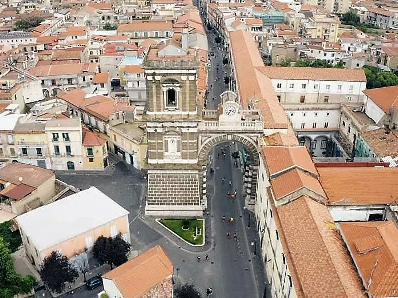 Il Lemitone ed il Campanile di Porta Napoli