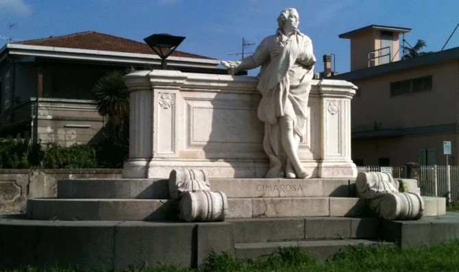 Monumento A Domenico Cimarosa