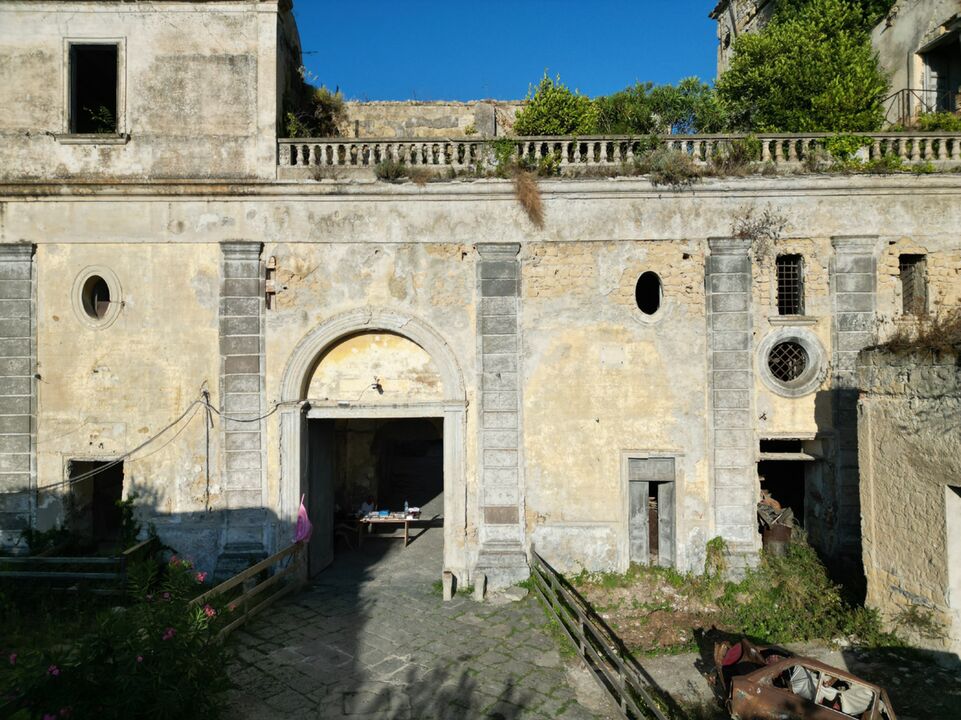 Palazzo d'Avalos