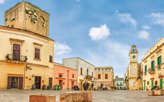 Leverano