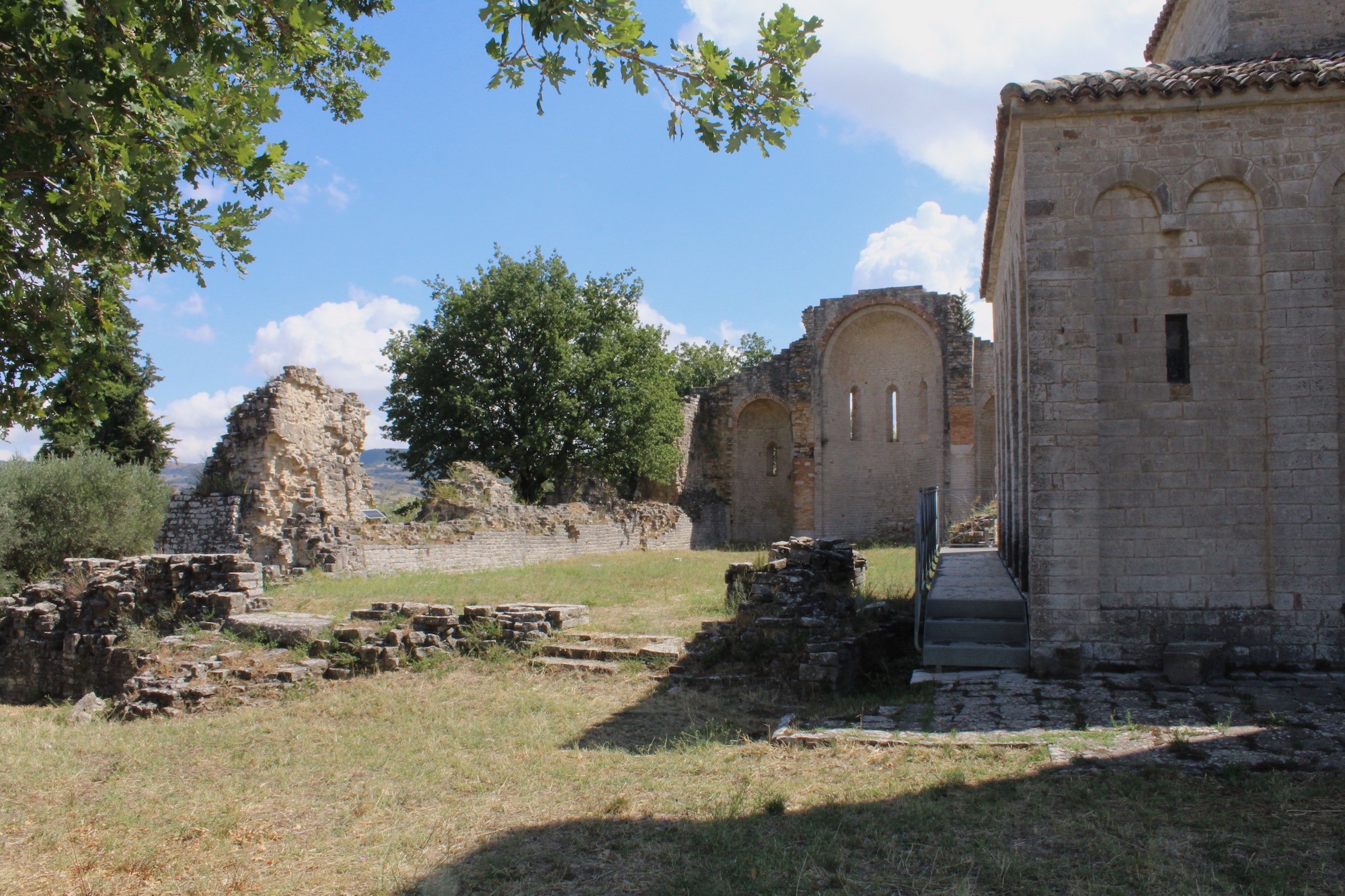 Abbazia medioevale e Chiesa di S. Maria di Casalpiano