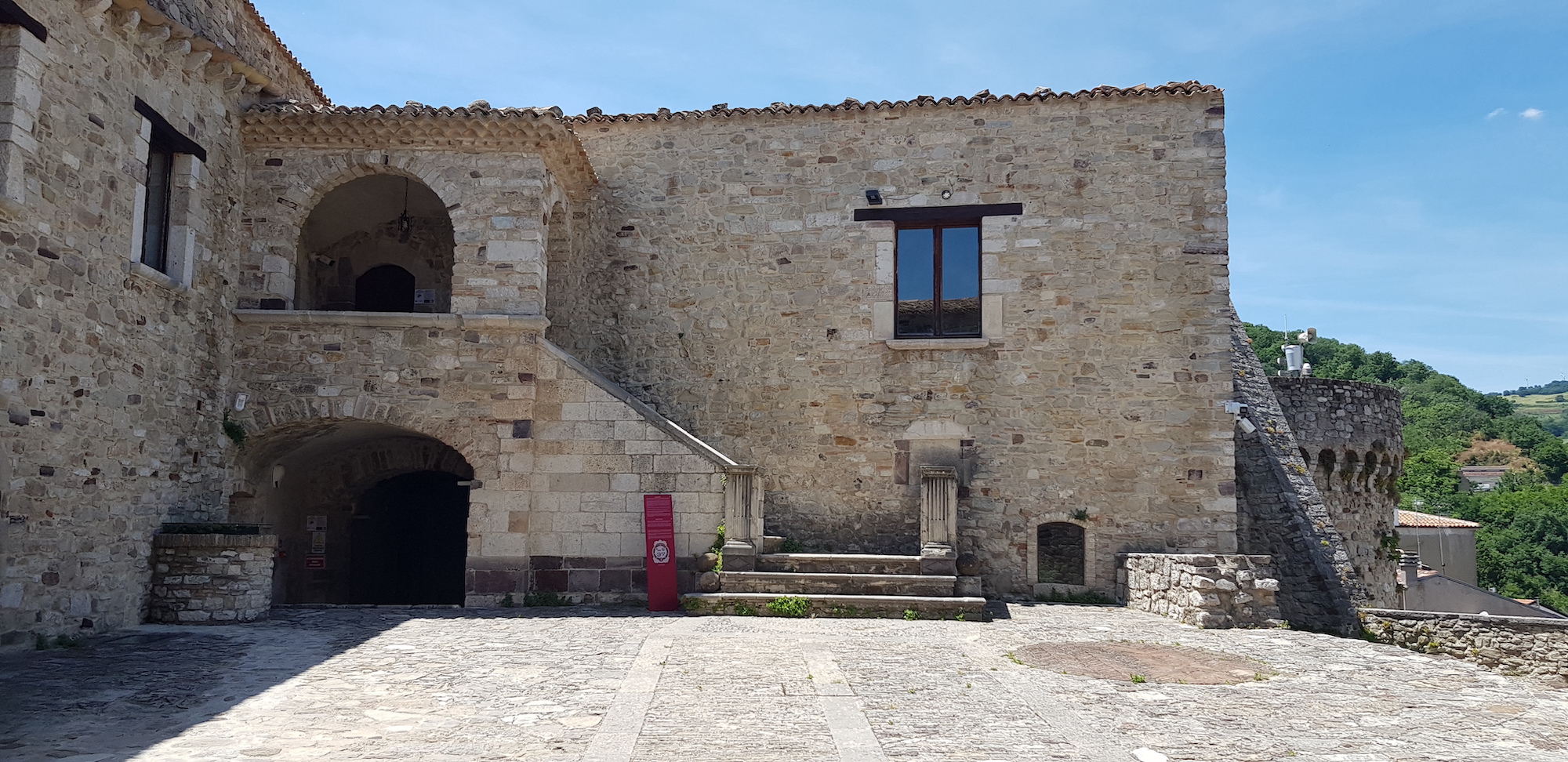 Castello Angioino - Castello dei di Sangro