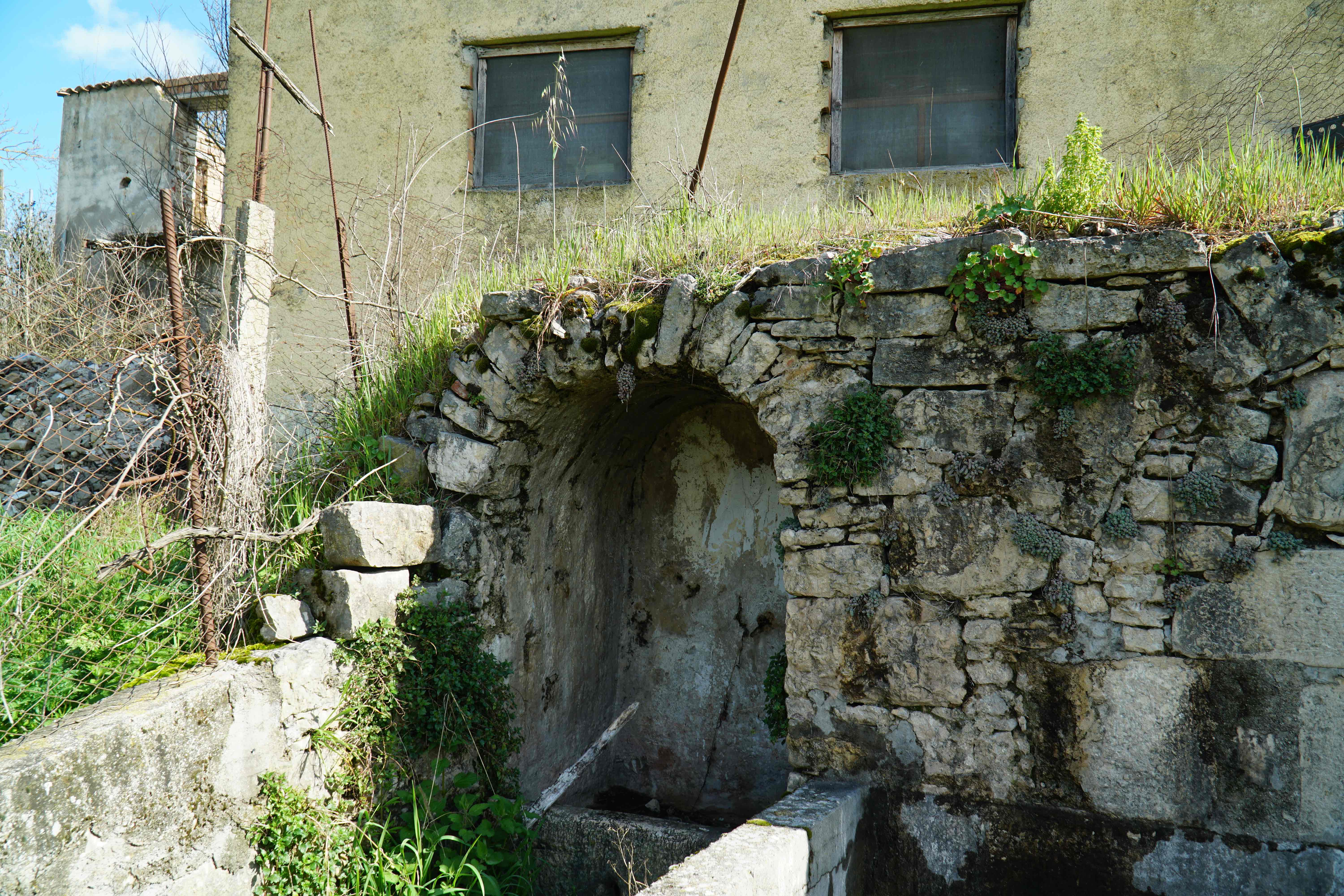 Fontana del Borgo - Fontàna de ru Bùreve "Cannavìne"