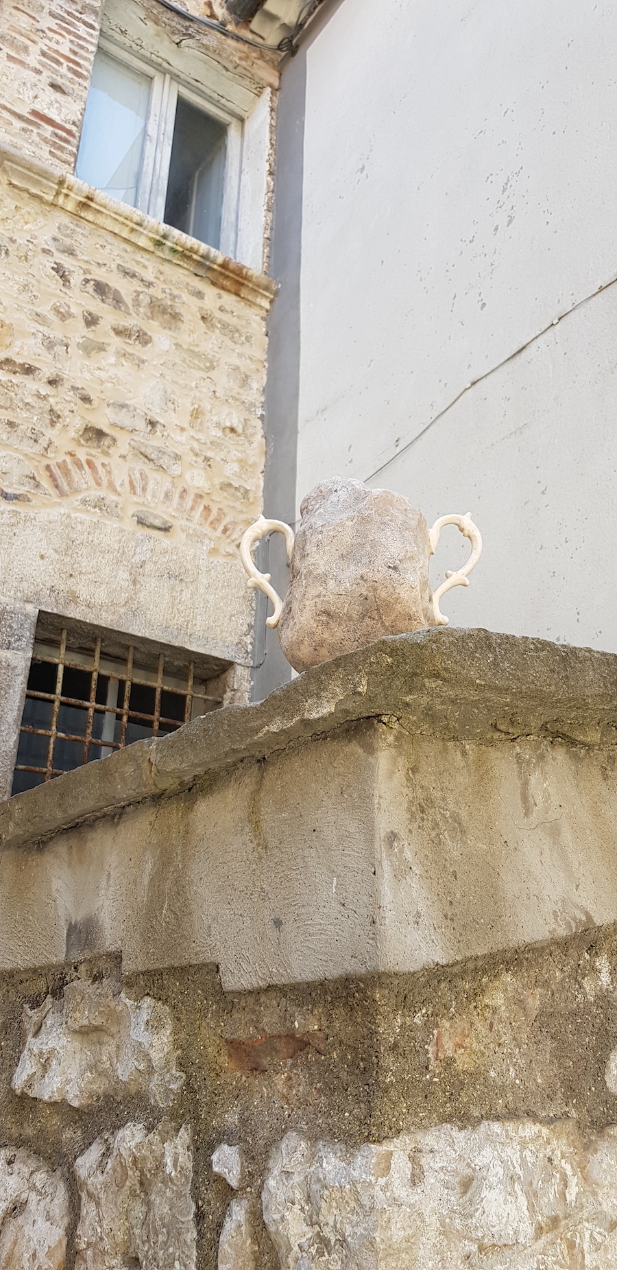 "Il fiume aspetta" - Vis à Vis – Fuoriluogo