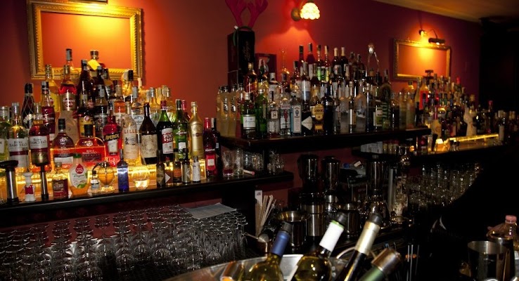Happening cocktail bar