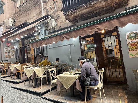Ristorante Sette Passi a Chiaia