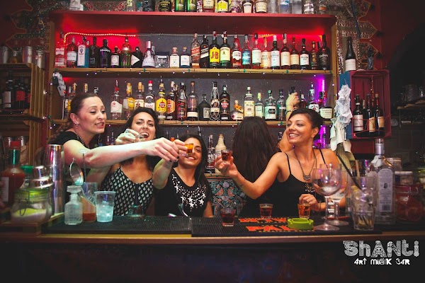Shanti Art Music Bar